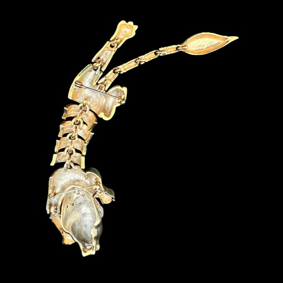 1980s  Lion Articulated Shoulder Brooch Pin Gold Plated Pave Crystals Statement - Picture 10 of 13